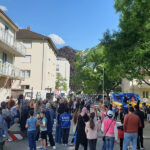 Bild des Sommerfests mit vielen Menschen