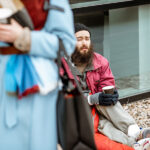 Bettelnder Mensch auf der Straße