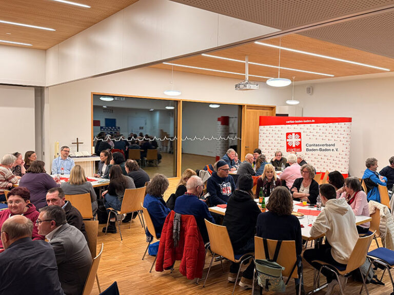 Zahlreiche Besucher bei „Pizza trifft Politik“ in Baden-Baden