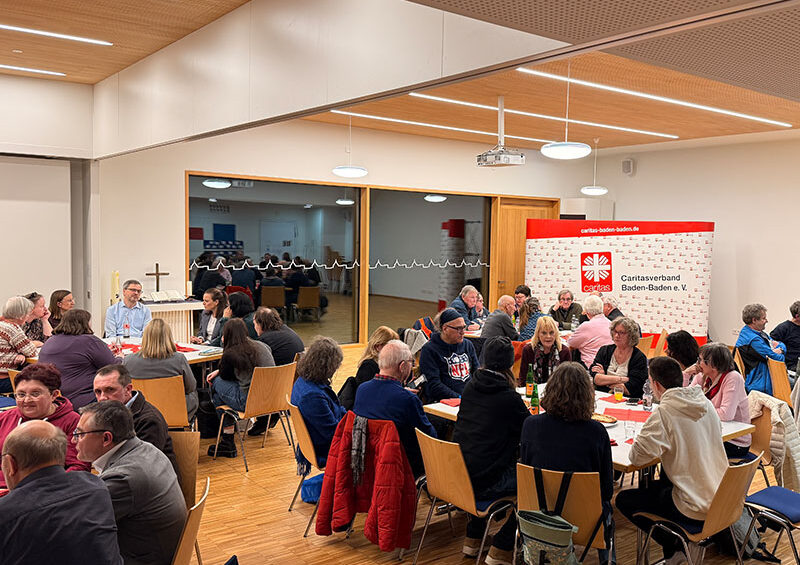 Zahlreiche Besucher bei „Pizza trifft Politik“ in Baden-Baden