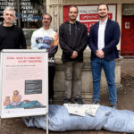 v.l.n.r.: Christian Frisch, Caritas-Fachbereichsleiter Woh-nungsnotfallhilfe, Felix Zimmer und Mirko Grundmann, Bewohner der Wohnungsnotfallhilfe, sowie Tim Gehri vom Sozial- und Jugendamt der Stadt Baden-Baden.
